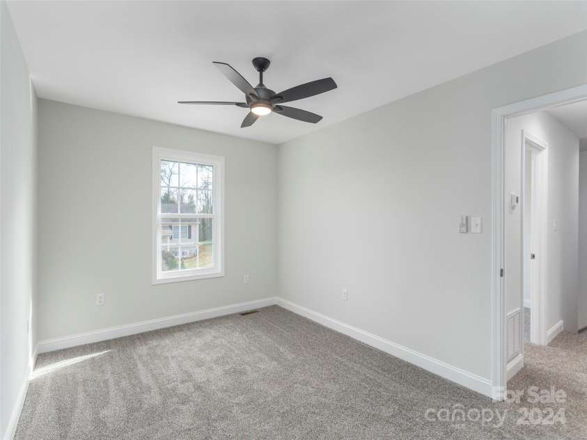 12 Westmore Drive, Asheville, NC 28806.  MLS# CAR4203604, YatesRealty ID 9676. 