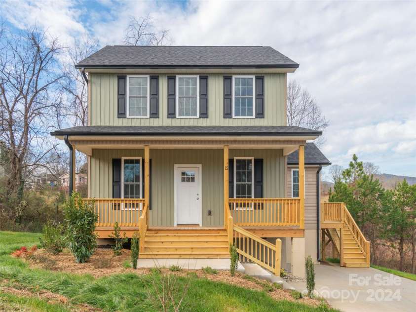 12 Westmore Drive, Asheville, NC 28806.  MLS# CAR4203604, YatesRealty ID 9676. 