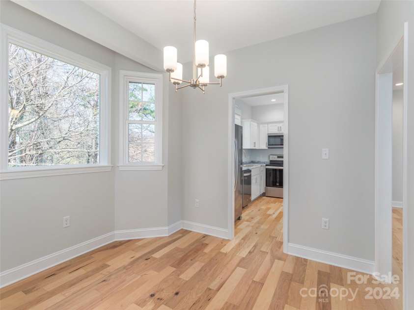 12 Westmore Drive, Asheville, NC 28806.  MLS# CAR4203604, YatesRealty ID 9676. 