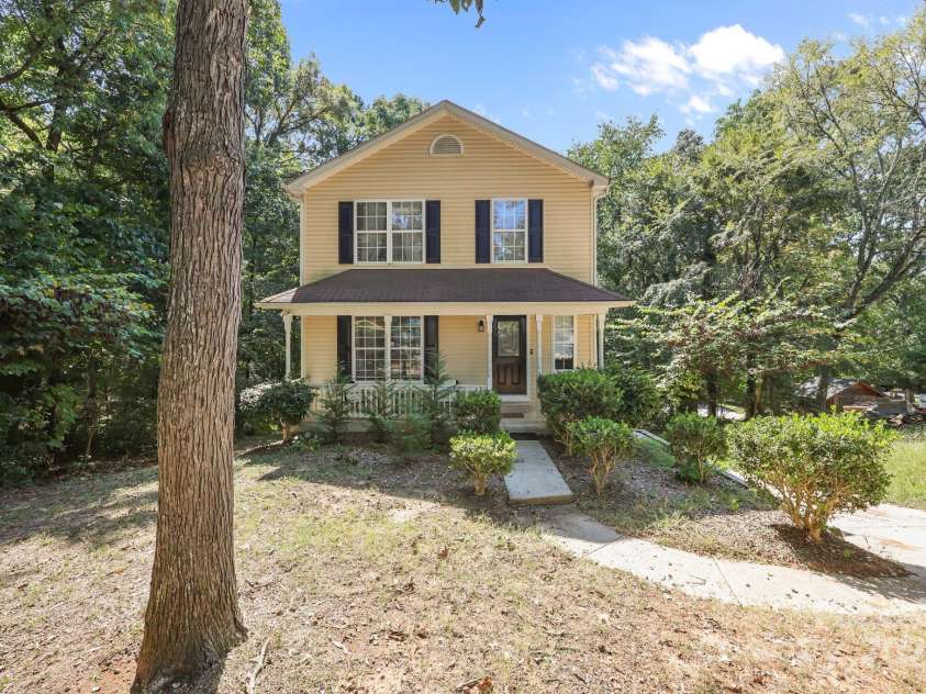 8200 Kerrybrook Circle, Charlotte, NC 28214.  MLS# CAR4306918, YatesRealty ID 9676. 