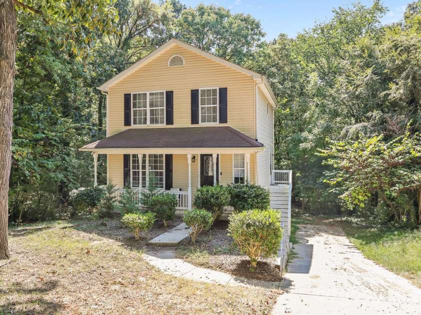 8200 Kerrybrook Circle, Charlotte, NC 28214.  MLS# CAR4306918, YatesRealty ID 9676. 