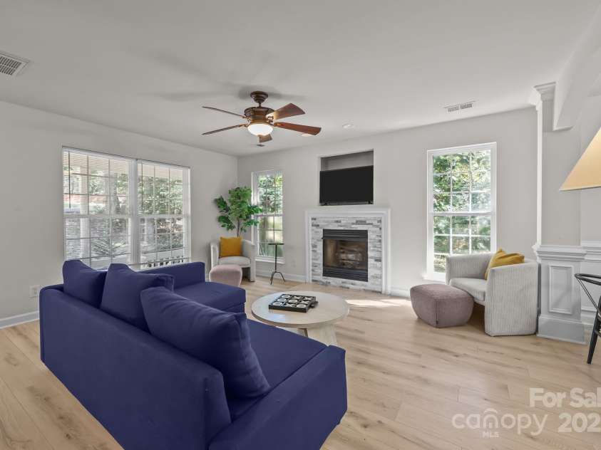 8200 Kerrybrook Circle, Charlotte, NC 28214.  MLS# CAR4306918, YatesRealty ID 9676. 