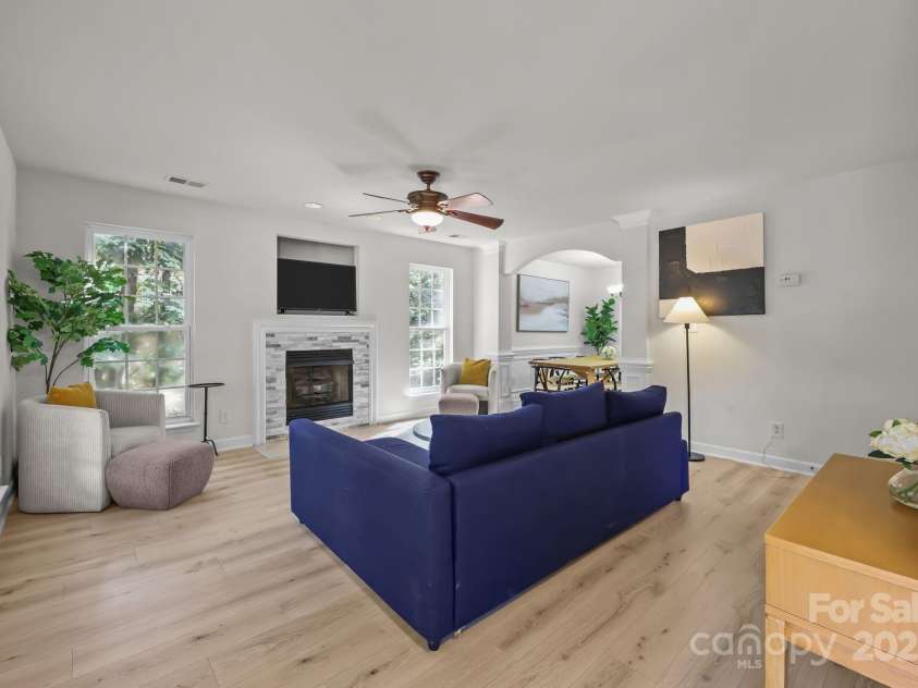 8200 Kerrybrook Circle, Charlotte, NC 28214.  MLS# CAR4306918, YatesRealty ID 9676. 