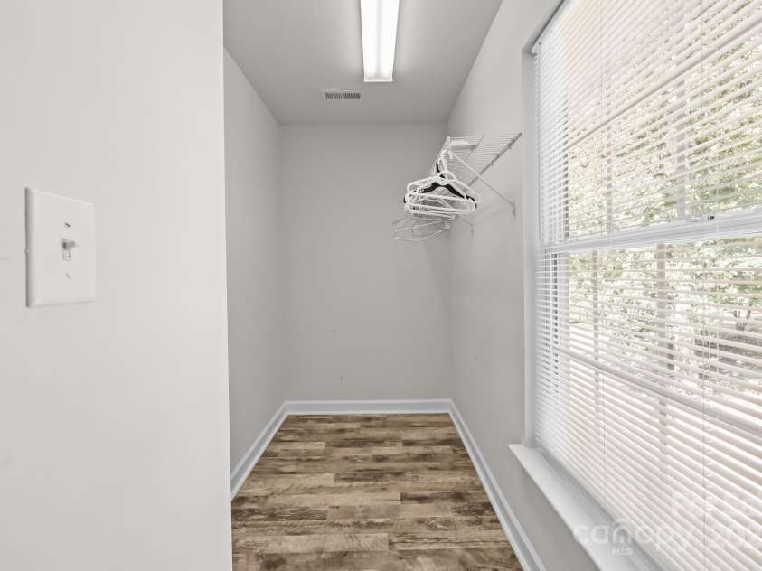 8200 Kerrybrook Circle, Charlotte, NC 28214.  MLS# CAR4306918, YatesRealty ID 9676. 