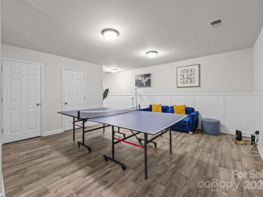 8200 Kerrybrook Circle, Charlotte, NC 28214.  MLS# CAR4306918, YatesRealty ID 9676. 