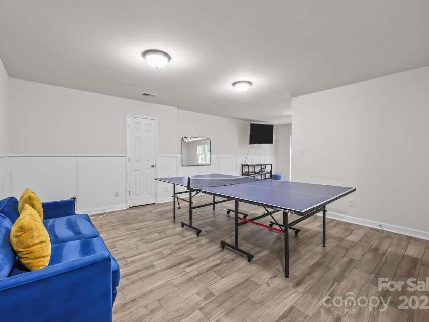 8200 Kerrybrook Circle, Charlotte, NC 28214.  MLS# CAR4306918, YatesRealty ID 9676. 