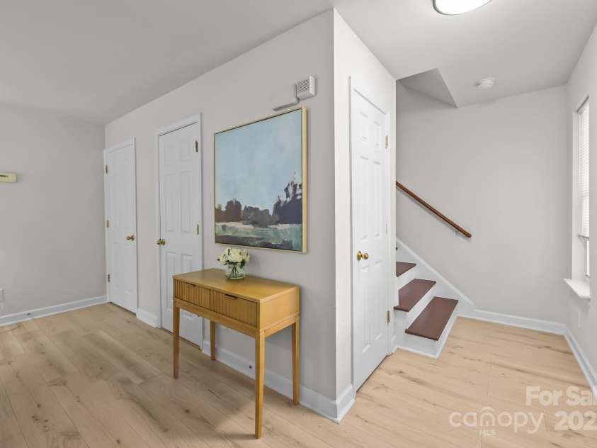 8200 Kerrybrook Circle, Charlotte, NC 28214.  MLS# CAR4306918, YatesRealty ID 9676. 