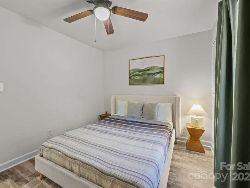 8200 Kerrybrook Circle, Charlotte, NC 28214.  MLS# CAR4306918, YatesRealty ID 9676. 