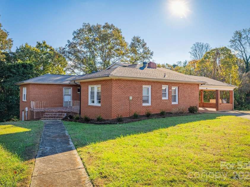 2986 Green Pasture Lane, Valdese, NC 28690.  MLS# CAR4319776, YatesRealty ID 9677. 