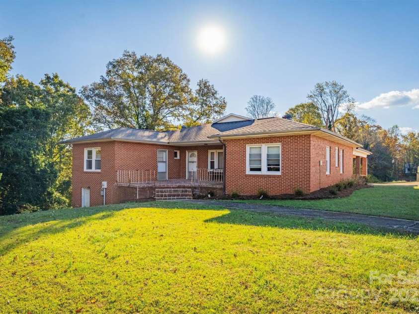 2986 Green Pasture Lane, Valdese, NC 28690.  MLS# CAR4319776, YatesRealty ID 9677. 