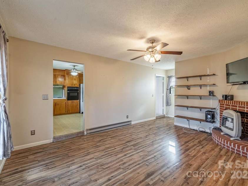 2986 Green Pasture Lane, Valdese, NC 28690.  MLS# CAR4319776, YatesRealty ID 9677. 