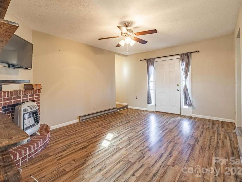 2986 Green Pasture Lane, Valdese, NC 28690.  MLS# CAR4319776, YatesRealty ID 9677. 