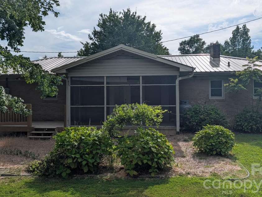 1378 Blacksburg Highway, Blacksburg, SC 29702.  MLS# CAR4337384, YatesRealty ID 9678. 