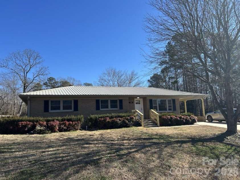 1378 Blacksburg Highway, Blacksburg, SC 29702.  MLS# CAR4337384, YatesRealty ID 9678. Front view