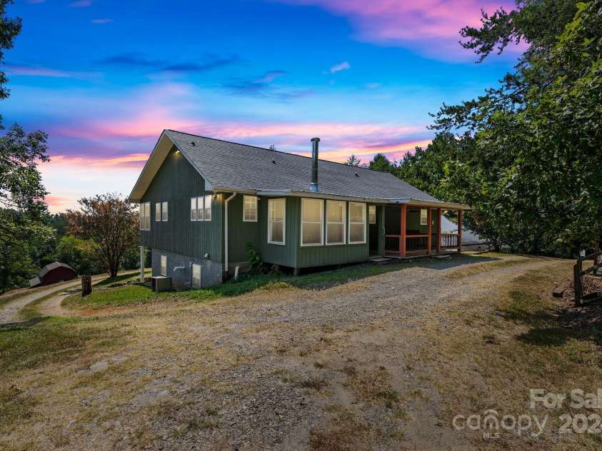 45 Lela Lane, Alexander, NC 28701.  MLS# CAR4133581, YatesRealty ID 9678. 