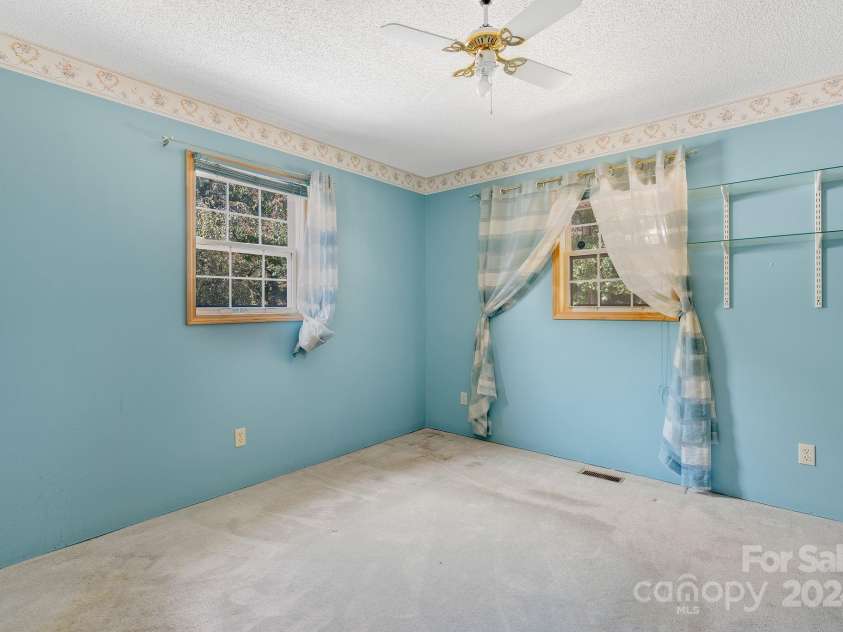 45 Lela Lane, Alexander, NC 28701.  MLS# CAR4133581, YatesRealty ID 9678. 