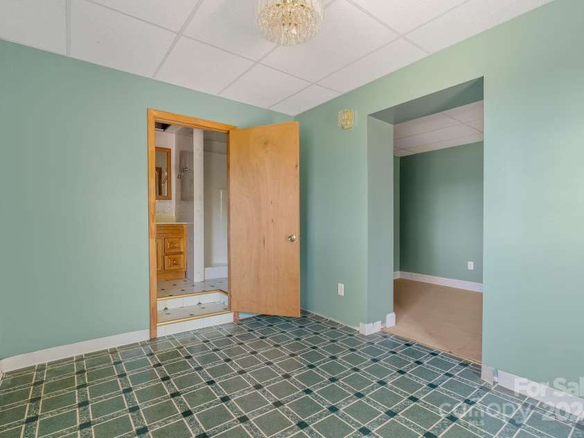 45 Lela Lane, Alexander, NC 28701.  MLS# CAR4133581, YatesRealty ID 9678. 