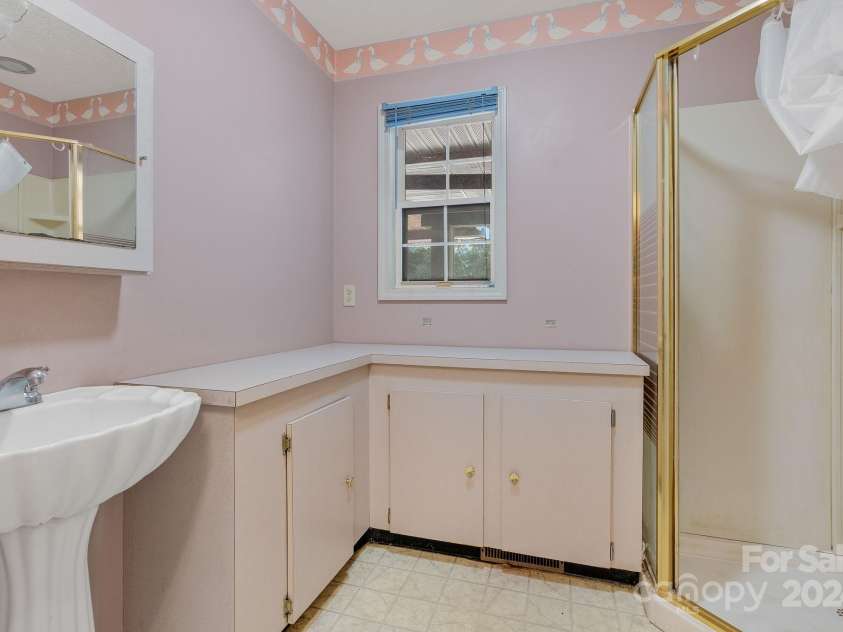 45 Lela Lane, Alexander, NC 28701.  MLS# CAR4133581, YatesRealty ID 9678. 