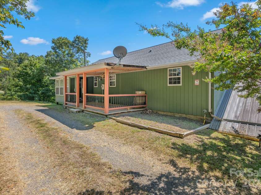 45 Lela Lane, Alexander, NC 28701.  MLS# CAR4133581, YatesRealty ID 9678. 