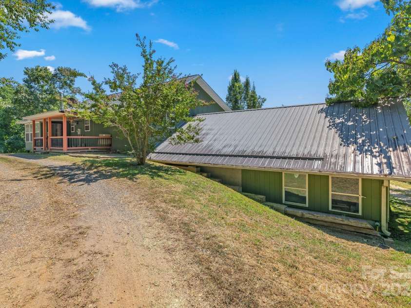 45 Lela Lane, Alexander, NC 28701.  MLS# CAR4133581, YatesRealty ID 9678. 