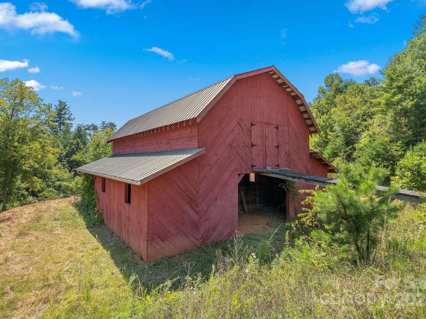 45 Lela Lane, Alexander, NC 28701.  MLS# CAR4133581, YatesRealty ID 9678. 