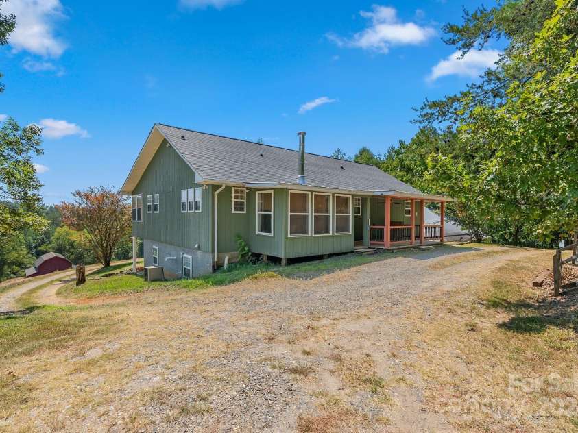 45 Lela Lane, Alexander, NC 28701.  MLS# CAR4133581, YatesRealty ID 9678. 