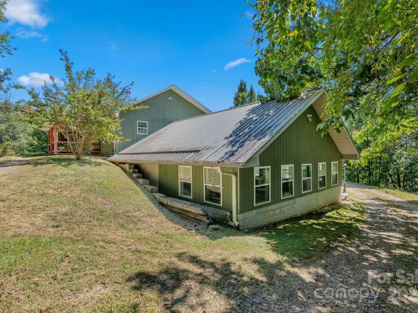 45 Lela Lane, Alexander, NC 28701.  MLS# CAR4133581, YatesRealty ID 9678. 