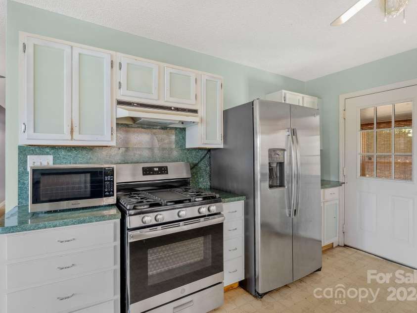 45 Lela Lane, Alexander, NC 28701.  MLS# CAR4133581, YatesRealty ID 9678. 