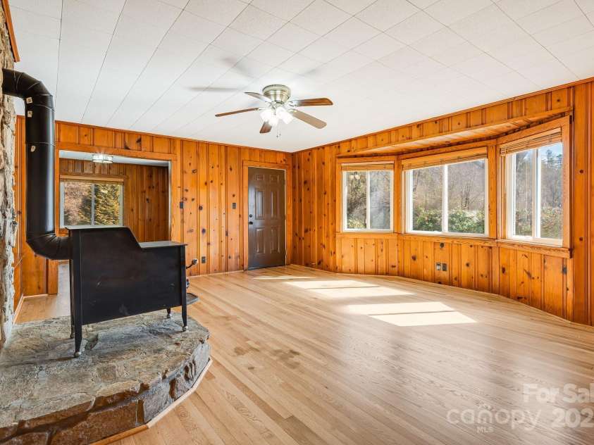 81 Deep Creek Cemetery Road, Bryson City, NC 28713.  MLS# CAR4224937, YatesRealty ID 9679. Bay Window