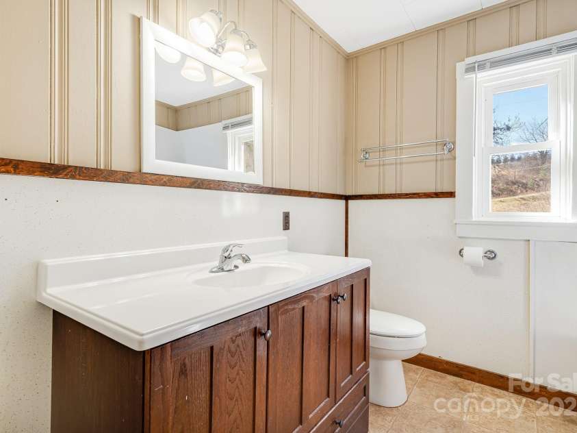 81 Deep Creek Cemetery Road, Bryson City, NC 28713.  MLS# CAR4224937, YatesRealty ID 9679. Updated Bath