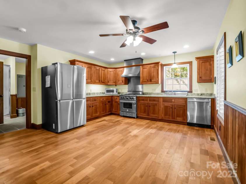 2452 Lake Adger Parkway, Mill Spring, NC 28756.  MLS# CAR4222407, YatesRealty ID 968. Spacious Kitchen