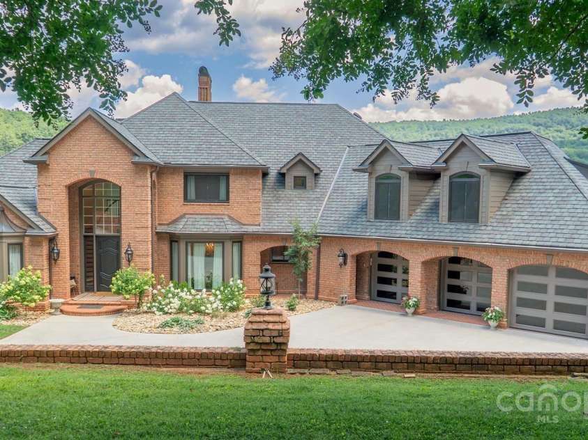 2770 Lakeview Drive, Lenoir, NC 28645.  MLS# CAR4274272, YatesRealty ID 968. 