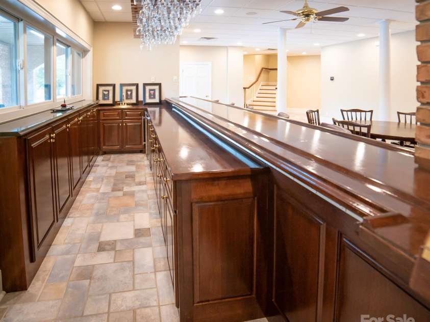 2770 Lakeview Drive, Lenoir, NC 28645.  MLS# CAR4274272, YatesRealty ID 968. Inside/outside bar