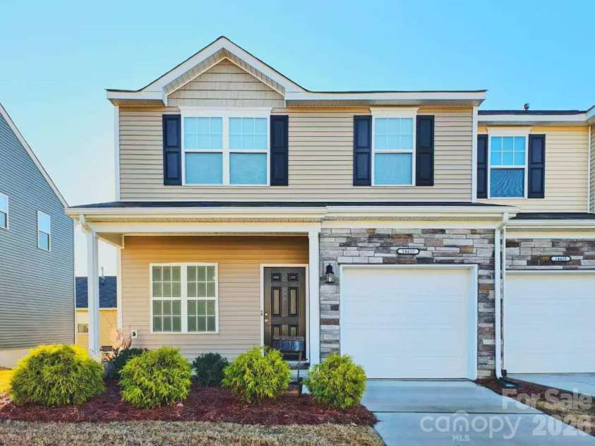 14432 Targert Lane, Charlotte, NC 28278.  MLS# CAR4353977, YatesRealty ID 9682. 