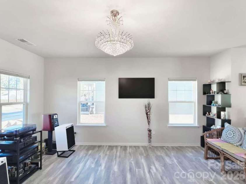 14432 Targert Lane, Charlotte, NC 28278.  MLS# CAR4353977, YatesRealty ID 9682. 