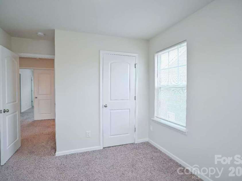 14432 Targert Lane, Charlotte, NC 28278.  MLS# CAR4353977, YatesRealty ID 9682. 