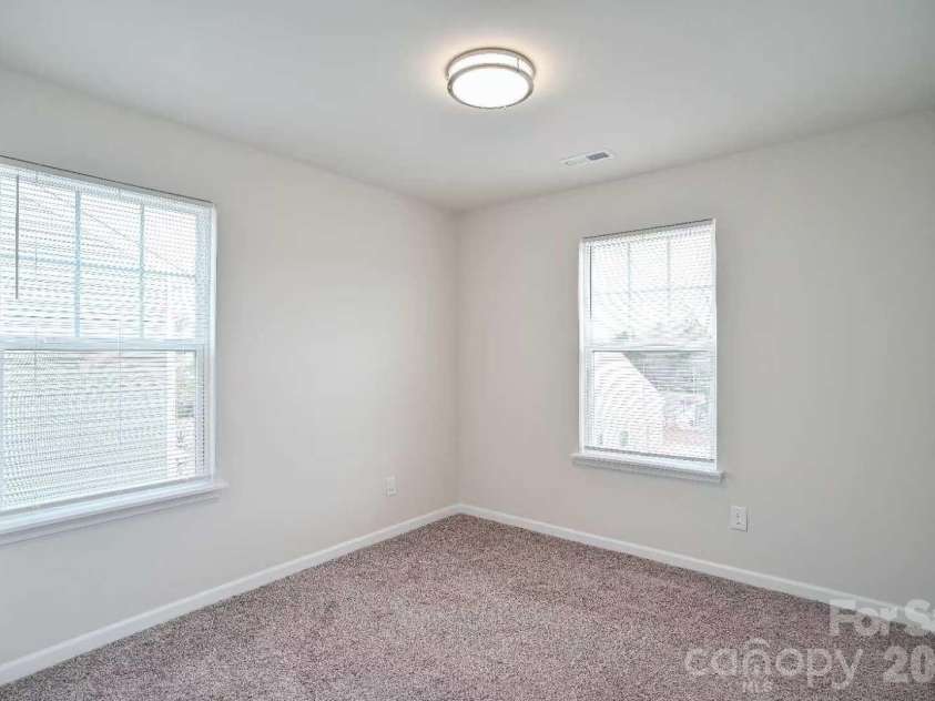 14432 Targert Lane, Charlotte, NC 28278.  MLS# CAR4353977, YatesRealty ID 9682. 