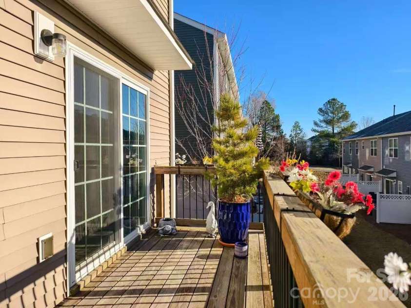 14432 Targert Lane, Charlotte, NC 28278.  MLS# CAR4353977, YatesRealty ID 9682. 
