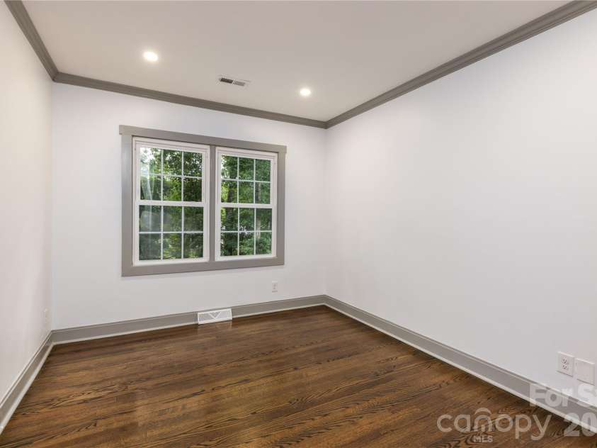 6721 Knightswood Drive, Charlotte, NC 28226.  MLS# CAR4363157, YatesRealty ID 9684. 