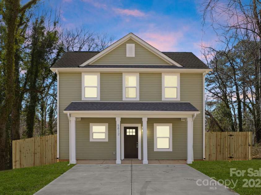 5812 Torrence Street, Charlotte, NC 28269.  MLS# CAR4218588, YatesRealty ID 9685. 