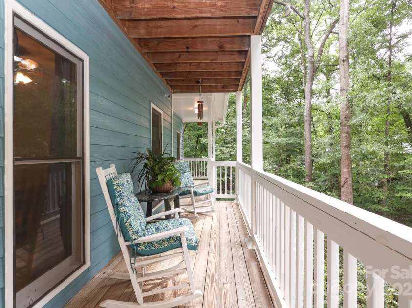 7010 Rock Island Road, Charlotte, NC 28278.  MLS# CAR4295438, YatesRealty ID 9685. 