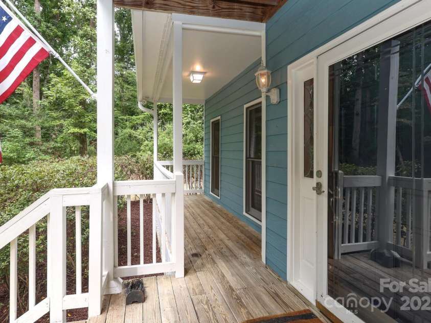 7010 Rock Island Road, Charlotte, NC 28278.  MLS# CAR4295438, YatesRealty ID 9685. 