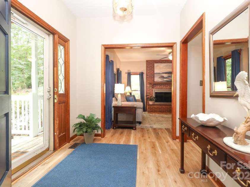 7010 Rock Island Road, Charlotte, NC 28278.  MLS# CAR4295438, YatesRealty ID 9685. 
