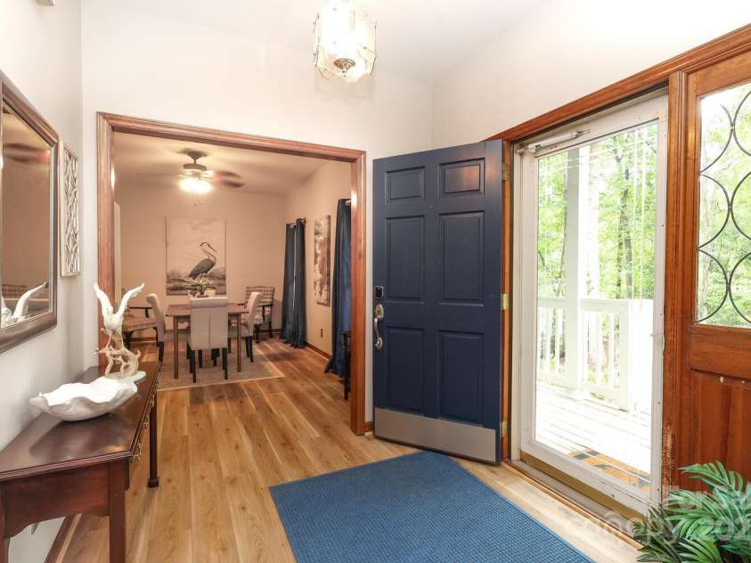 7010 Rock Island Road, Charlotte, NC 28278.  MLS# CAR4295438, YatesRealty ID 9685. 