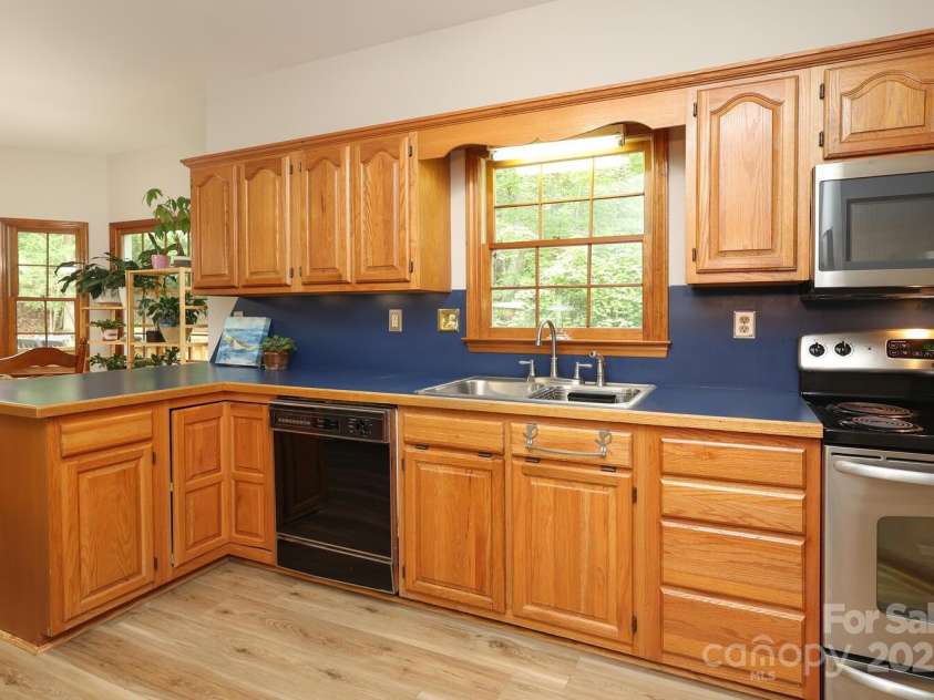 7010 Rock Island Road, Charlotte, NC 28278.  MLS# CAR4295438, YatesRealty ID 9685. 