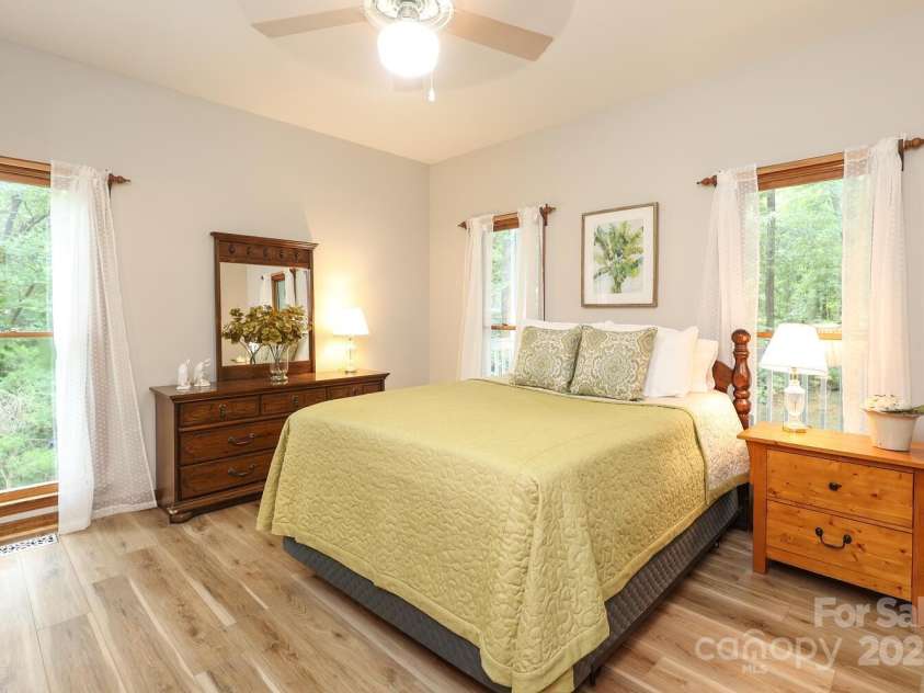 7010 Rock Island Road, Charlotte, NC 28278.  MLS# CAR4295438, YatesRealty ID 9685. 