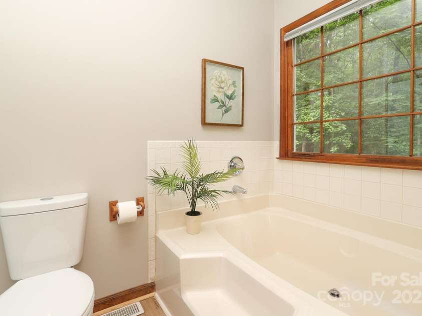 7010 Rock Island Road, Charlotte, NC 28278.  MLS# CAR4295438, YatesRealty ID 9685. 