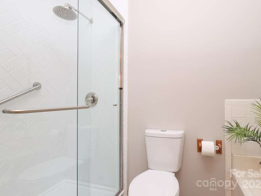 7010 Rock Island Road, Charlotte, NC 28278.  MLS# CAR4295438, YatesRealty ID 9685. 