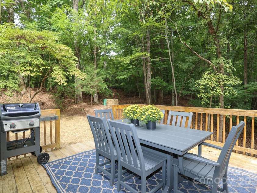 7010 Rock Island Road, Charlotte, NC 28278.  MLS# CAR4295438, YatesRealty ID 9685. 