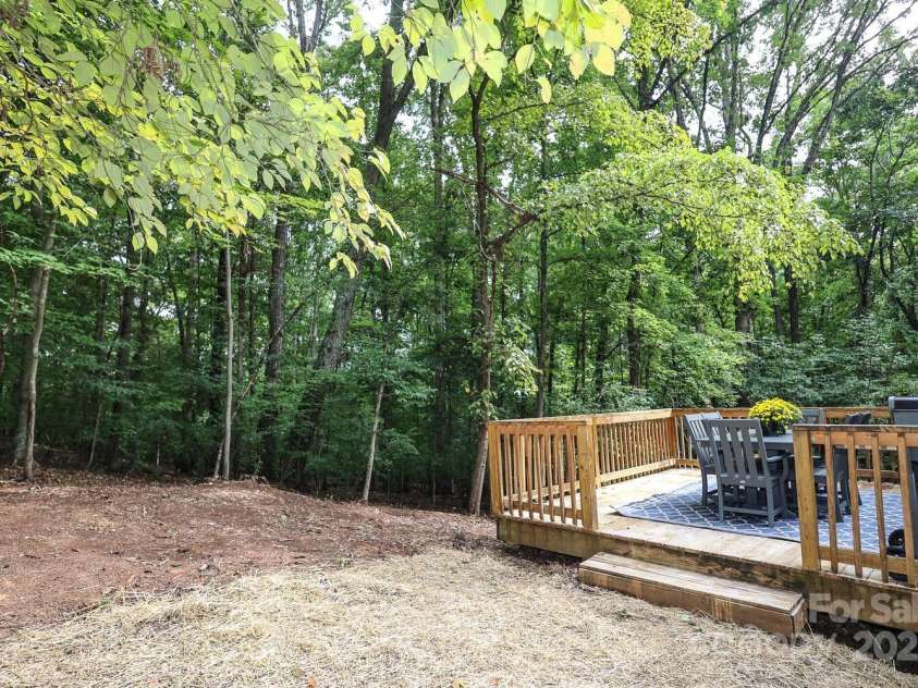 7010 Rock Island Road, Charlotte, NC 28278.  MLS# CAR4295438, YatesRealty ID 9685. 